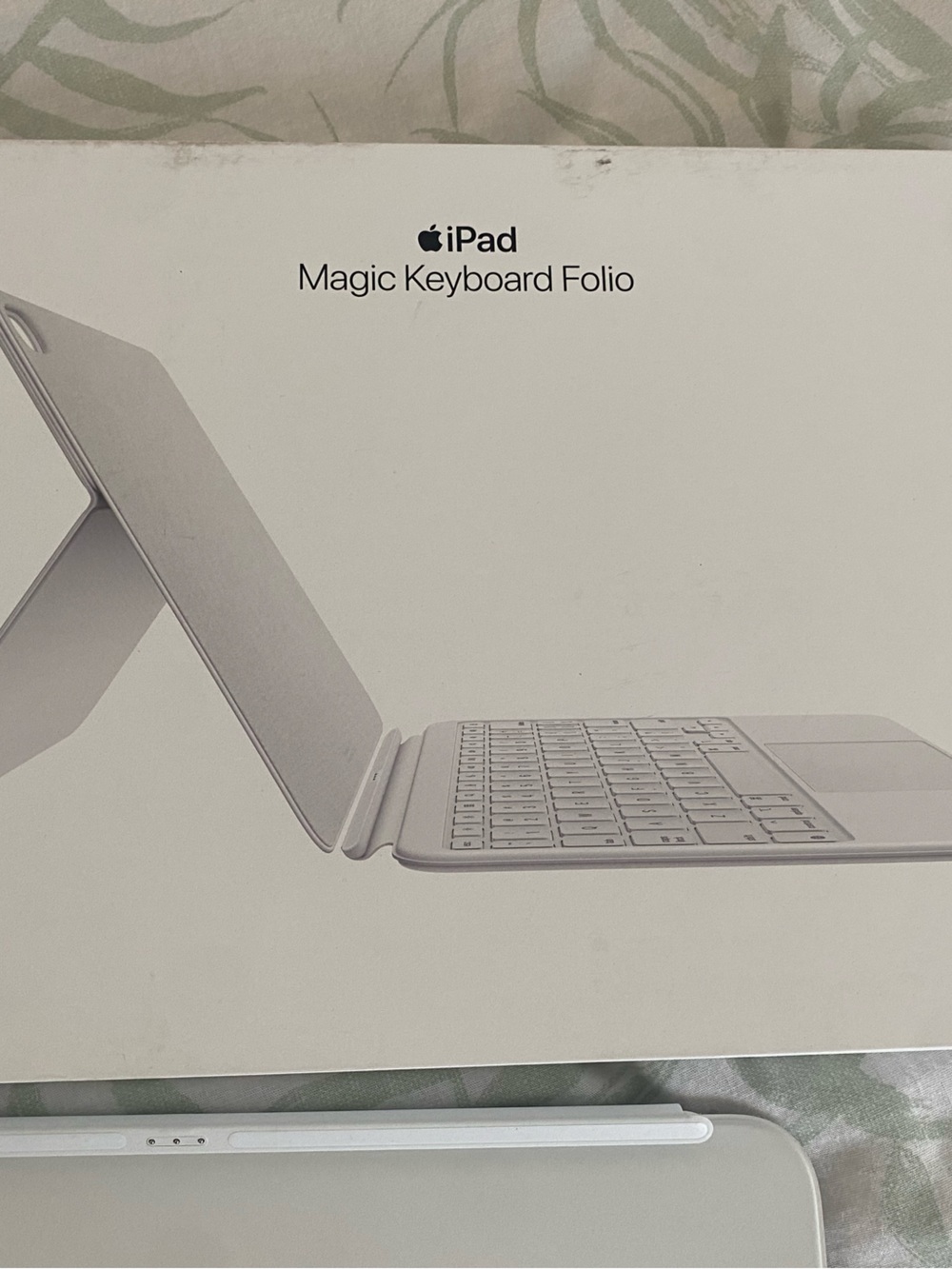 Apple Magic Keyboard Folio - White/Silver - 10th Generation